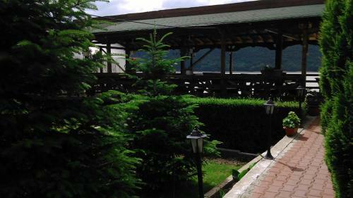 Hostal Pension La Ponton