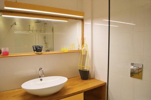 Brand New 2 Bdr Apartment Florentine #tl30