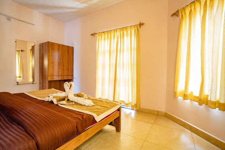Hotel Kay's By The Sea