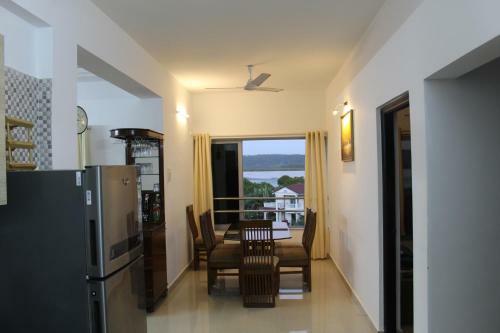 Apartamento 2br Riverview Holiday Home W/ Pool In North Goa - 1