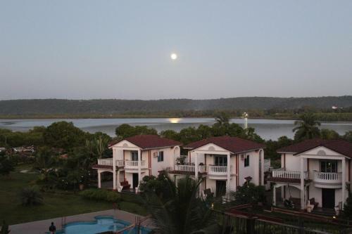 Apartamento 2br Riverview Holiday Home W/ Pool In North Goa - 1
