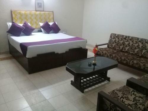 Hotel Club Platinum Resort