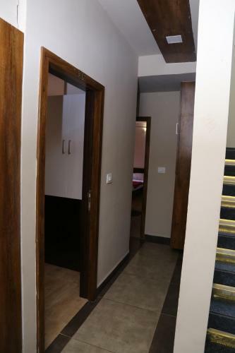 Hotel Navaratna Palace