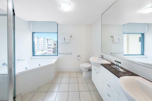 Aparthotel Oaks Seaforth Resort