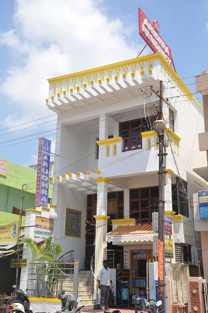 Lodge Arudhra Residency