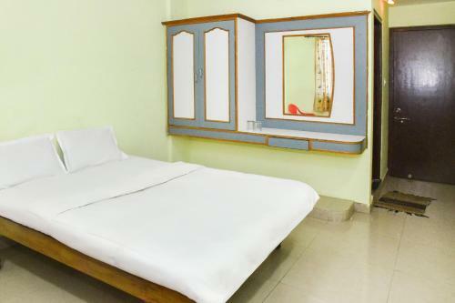 Hotel Spot On 43993 Savi Sagar Boarding & Lodging
