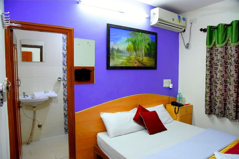 Hotel Housefinch Residency