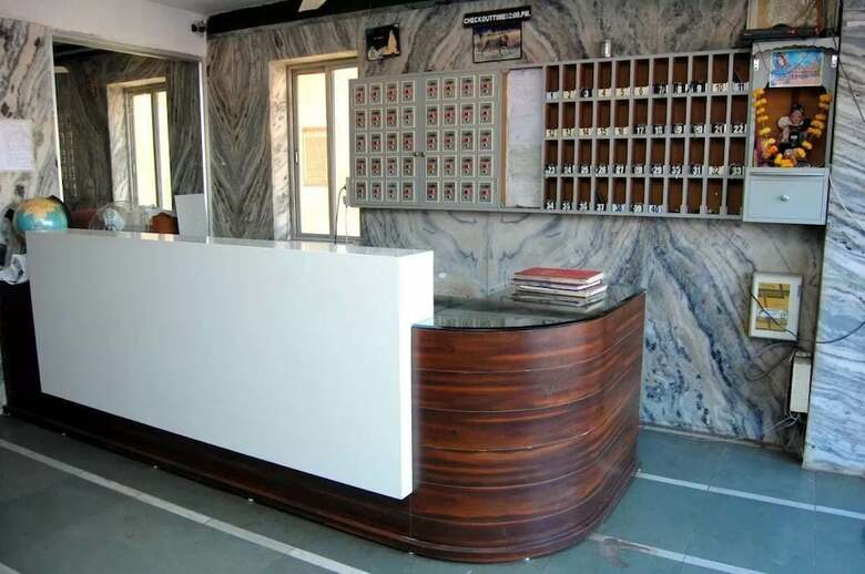 Hotel Meera