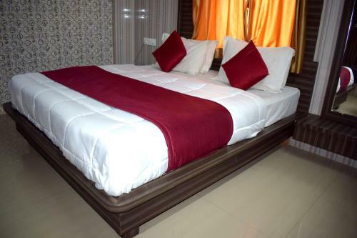 Hotel Sky Stays Heaven
