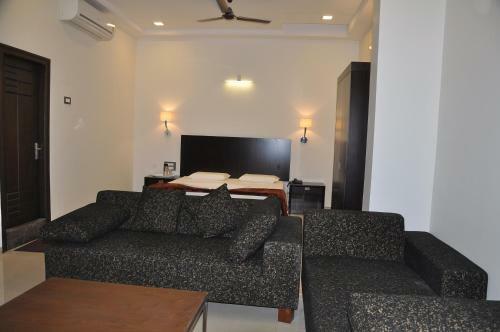 The Sslr Hotel