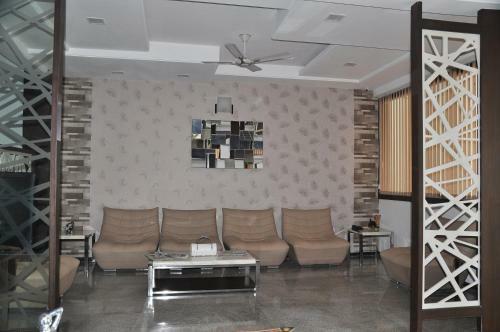 The Sslr Hotel