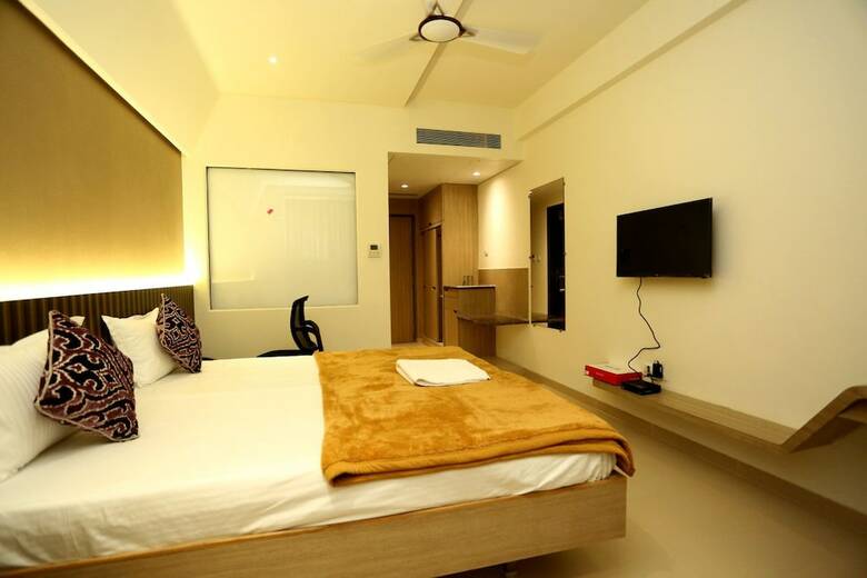 Hotel Grand Parivaar