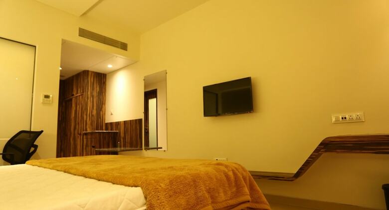 Hotel Grand Parivaar
