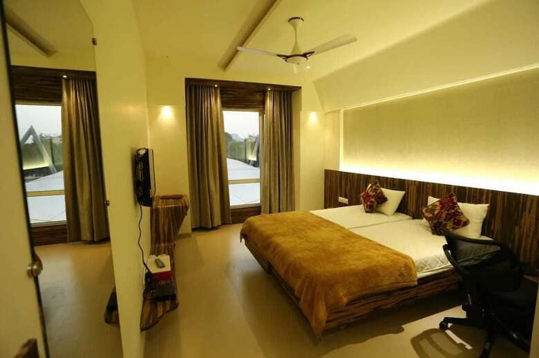 Hotel Grand Parivaar