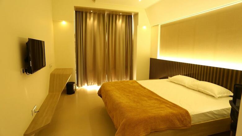 Hotel Grand Parivaar