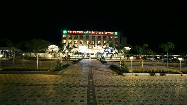Hotel Grand Parivaar
