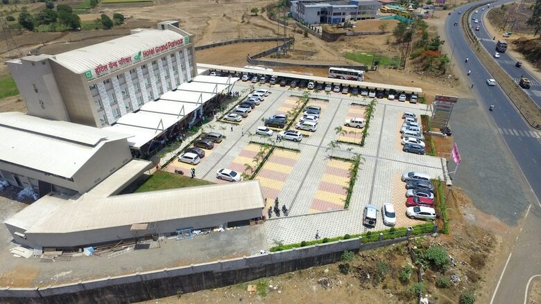 Hotel Grand Parivaar