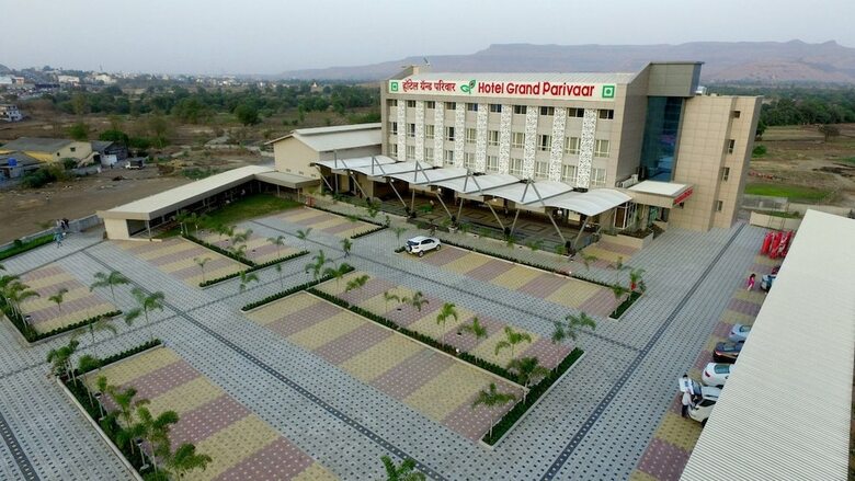 Hotel Grand Parivaar