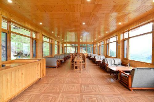Oyo 6426 Hotel Rishi Palace