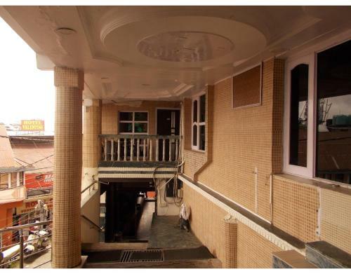 Hotel A-one Stay Near Picture Palace