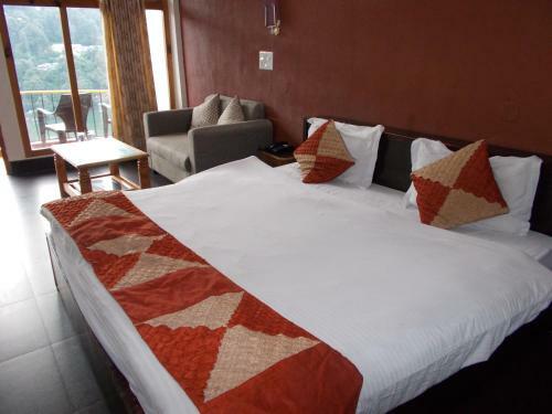 Hotel Relaxed Stay In A Breezy Building