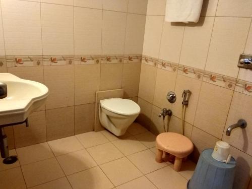 Hotel Jk Rooms 122 Shaheen-nr. Mahindra Co.-midc