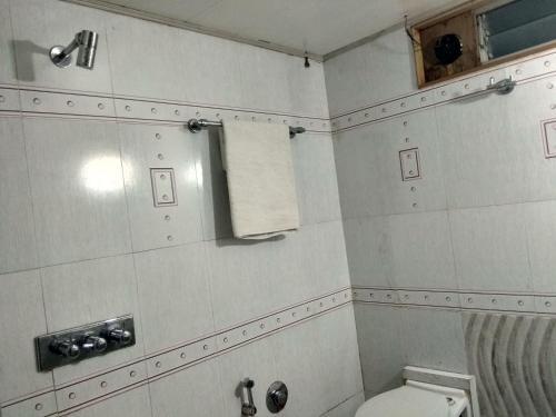 Hotel Jk Rooms 122 Shaheen-nr. Mahindra Co.-midc