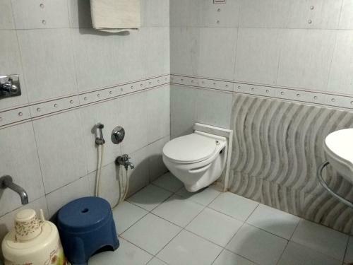 Hotel Jk Rooms 122 Shaheen-nr. Mahindra Co.-midc