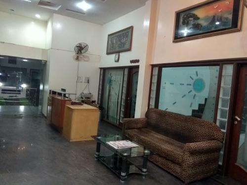 Hotel Jk Rooms 122 Shaheen-nr. Mahindra Co.-midc