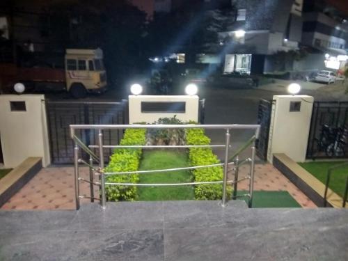 Hotel Jk Rooms 122 Shaheen-nr. Mahindra Co.-midc