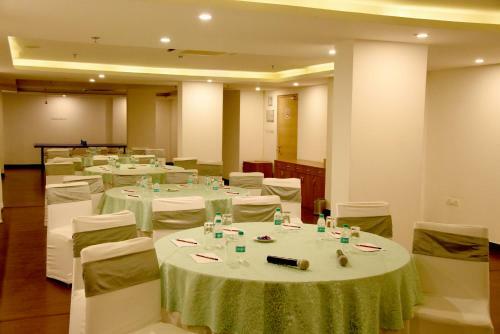 Hotel Starlit Suites
