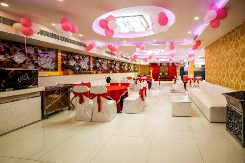 Oyo 10558 Hotel Qlark