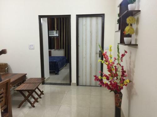 The Raveesh Service Apartment