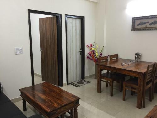 The Raveesh Service Apartment
