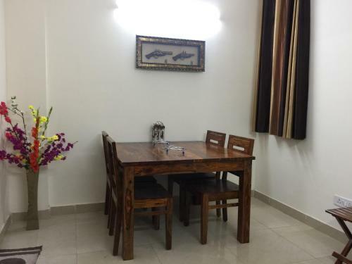 The Raveesh Service Apartment