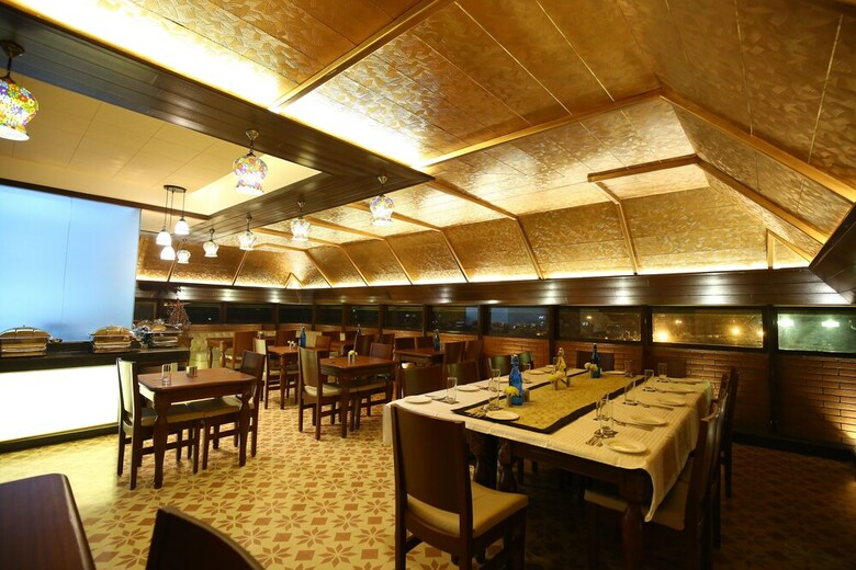 Hostal The Ic's Hotel