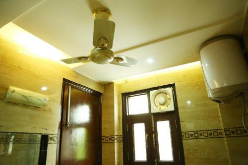 Hostal Service Apartment In Saket