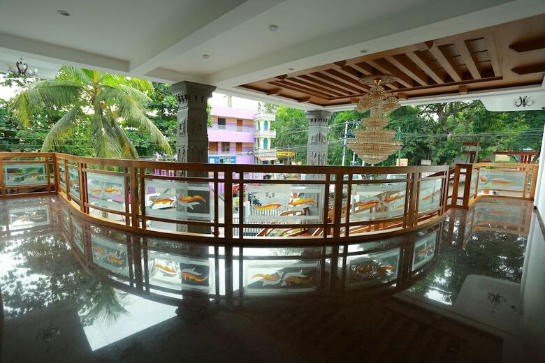 Hotel Rb Palace