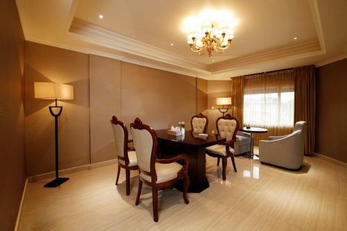 Hotel Park Residency