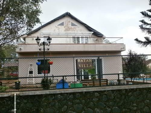 Ratan Villa
