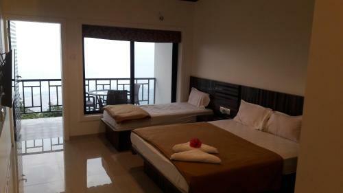 Hotel Rainforest Restaurant & Villas