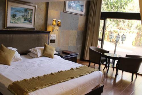 Ravine Hotel