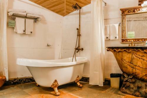 Ravine Hotel