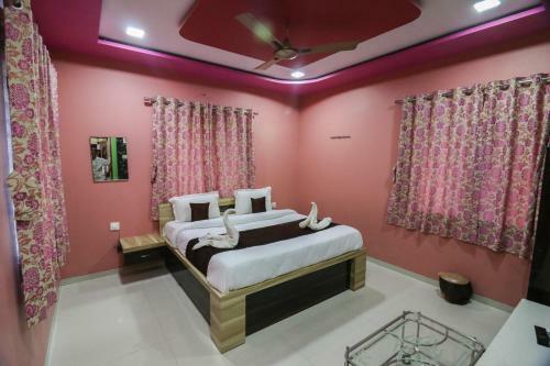Hotel 8 Bhk Saimauli Bunglow