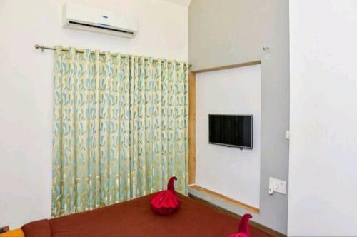 Bed & Breakfast Surya Kiran Miramar