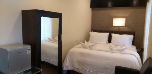 Creek Hotel