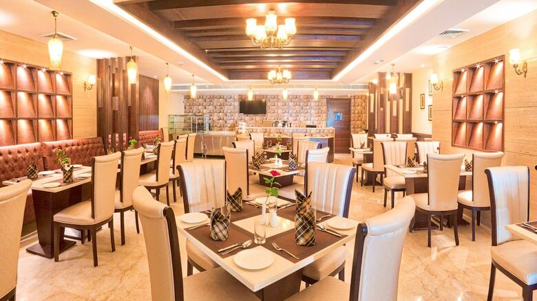 Hotel The Grand Ambassador