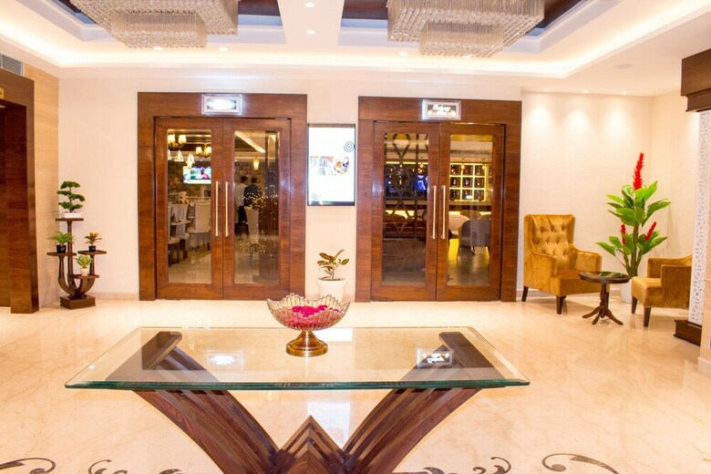 Hotel The Grand Ambassador