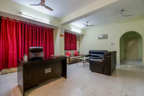 Hotel Oyo 23043 Grand Ar Residency