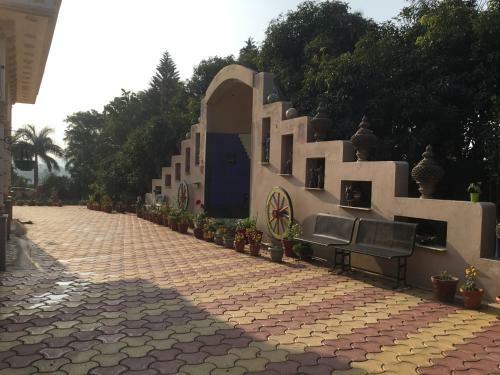 Lodge Prithvi Farm Cottage